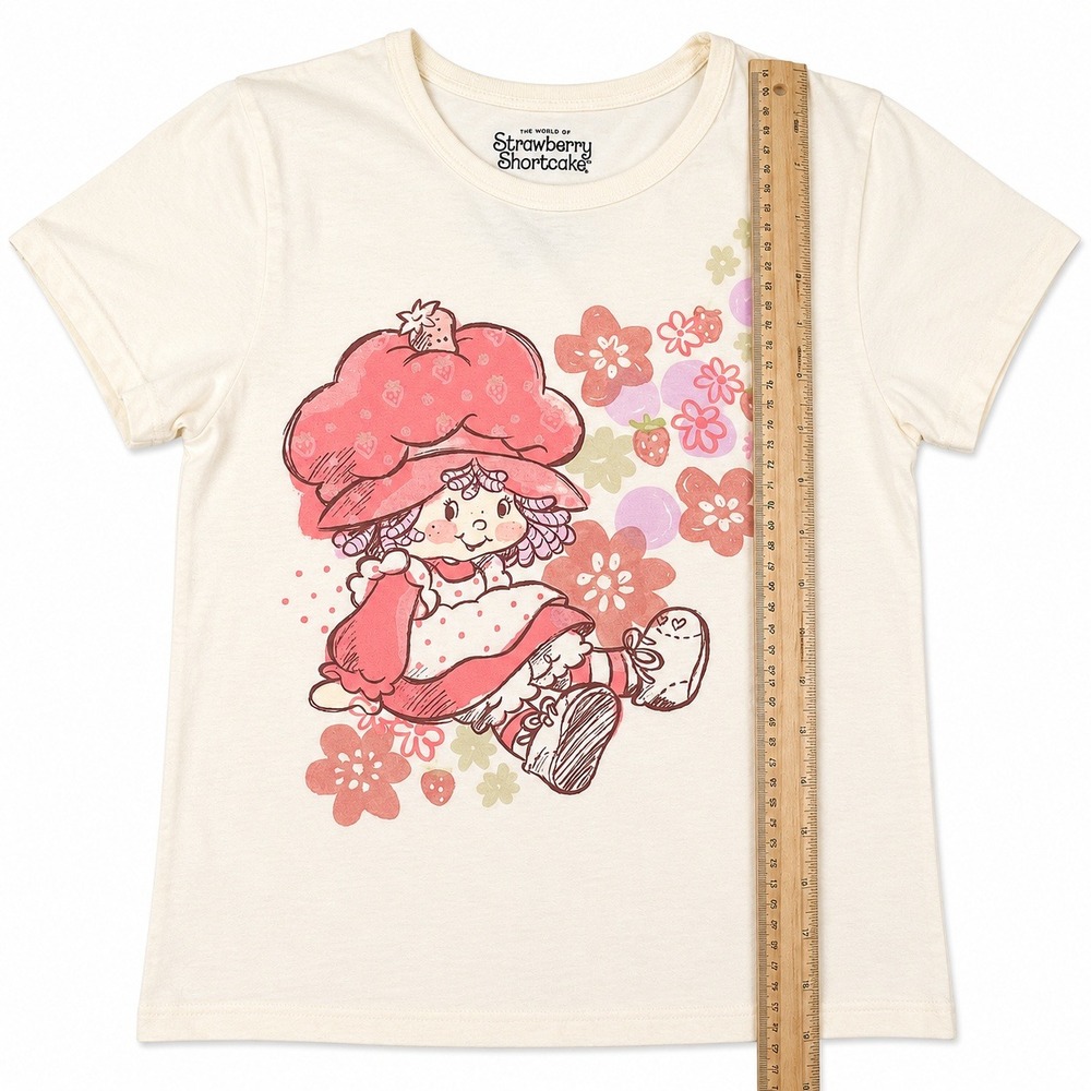 Strawberry Shortcake Graphic Tee Juniors Size Medium Cream Vintage Style Cotton - Picture 6 of 6